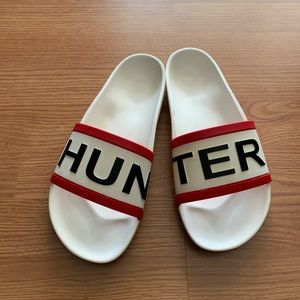 Hunter slip on